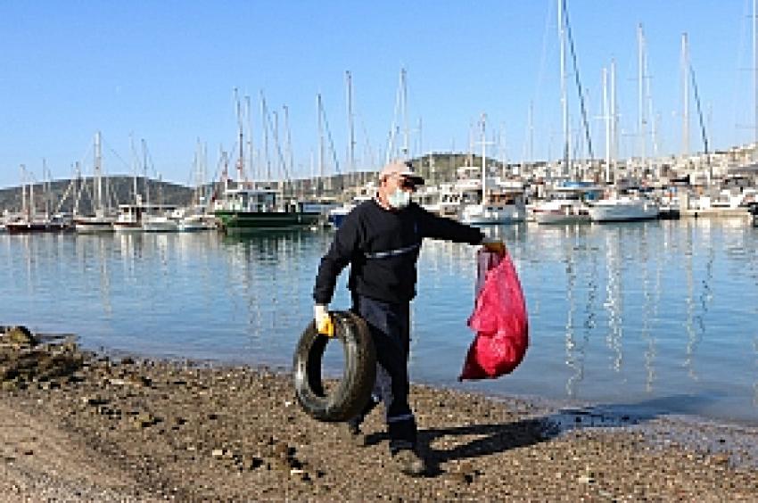 GÜMBET LİMANI’NDA DENİZ DİBİ TEMİZLİĞİ