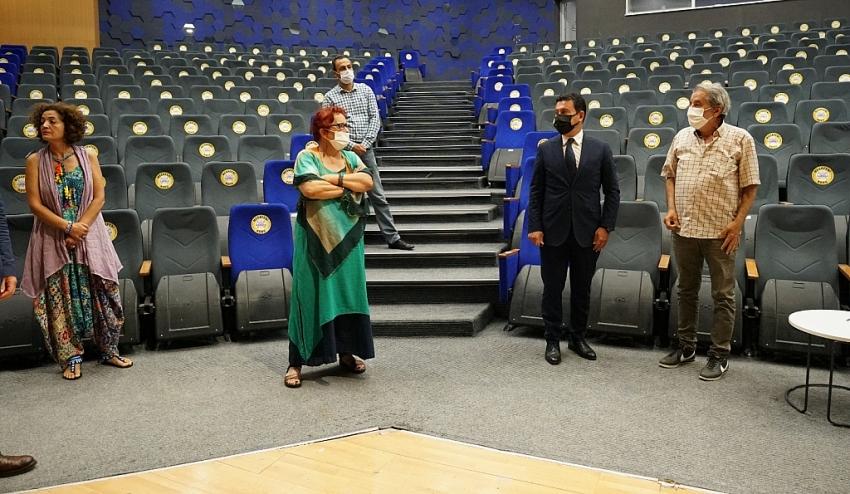 ARAS, ŞEHİR TİYATROSU EKİBİYLE BULUŞTU