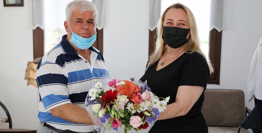 YAŞLILARA SAYGI PROJESİ İLE BODRUM’UN ÇINARLARI ZİYARET EDİLİYOR