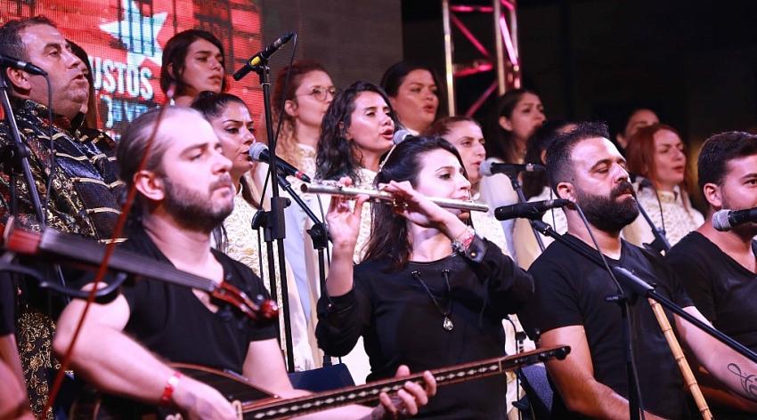 MEDENİYETLER KOROSU BARIŞ İÇİN SÖYLEDİ