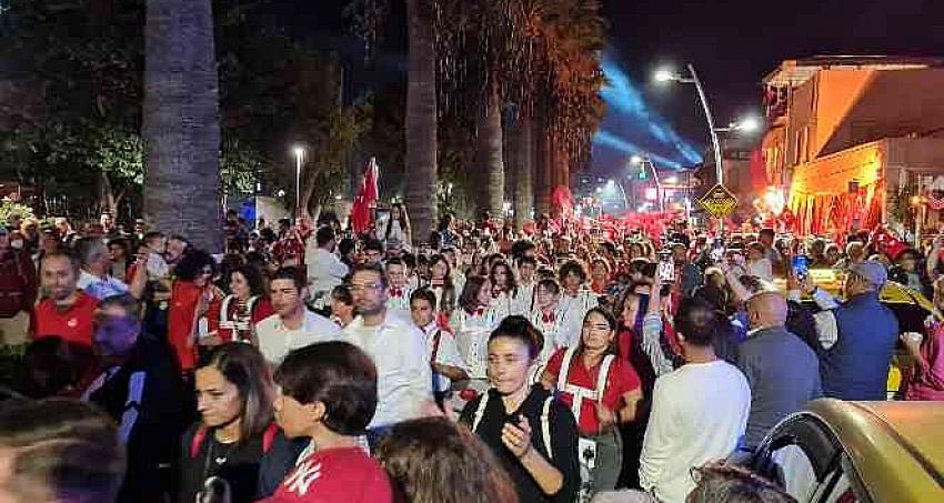  Kilometrelerce uzunlukta fener alayı