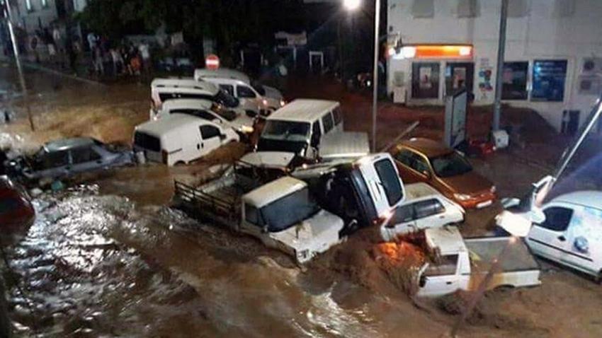 Bodrum'da Selde Sürüklenen Araçlar Kamerada