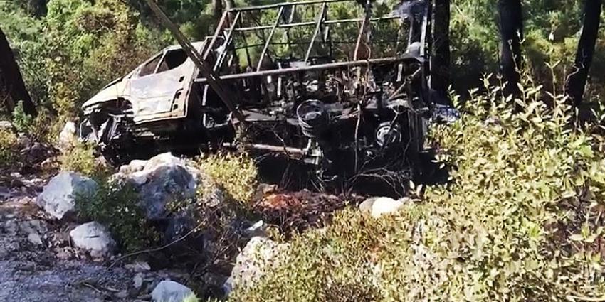 Yanan araç orman yangınına neden oluyordu