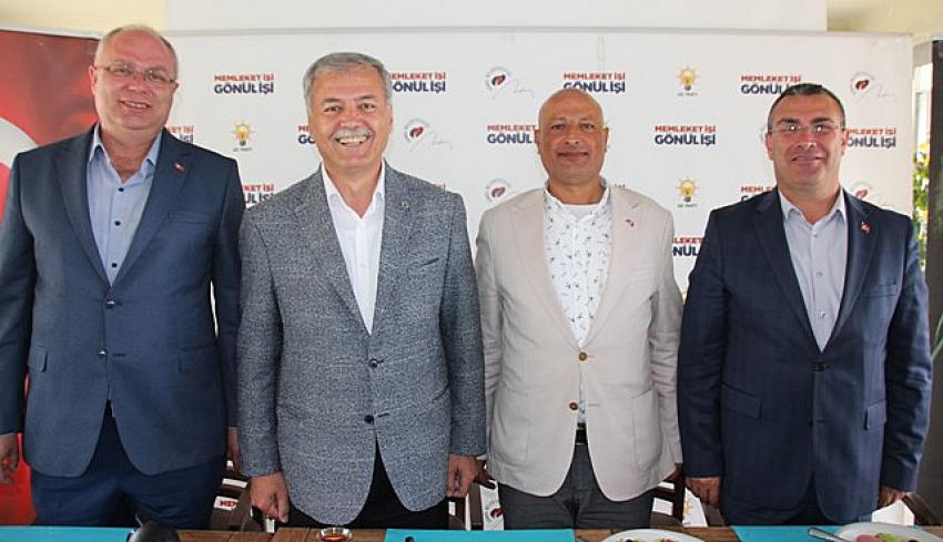 Dr. Mehmet Nil Hıdır ve Dr. Tahir Ateş turizmcilerle bir araya geldi