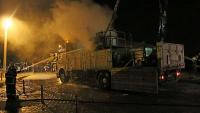 Kamyon kasasındaki boya kazanı bomba gibi patladı!