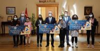 Ödülleri Başkan Gürün verdi