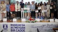 İki Meydan Bir Cadde