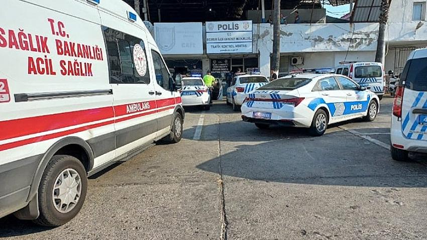  Kavgayı ayıran polisi bıçakladılar