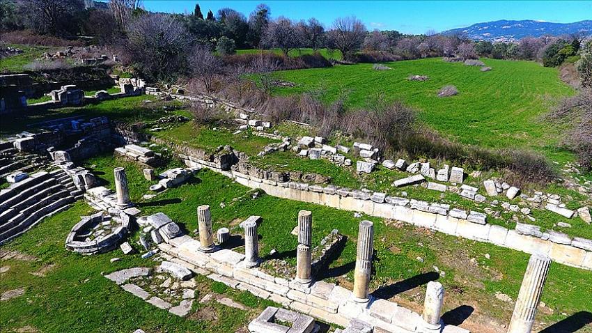  2 bin 50 yıllık sütunlar yeniden yükseliyor